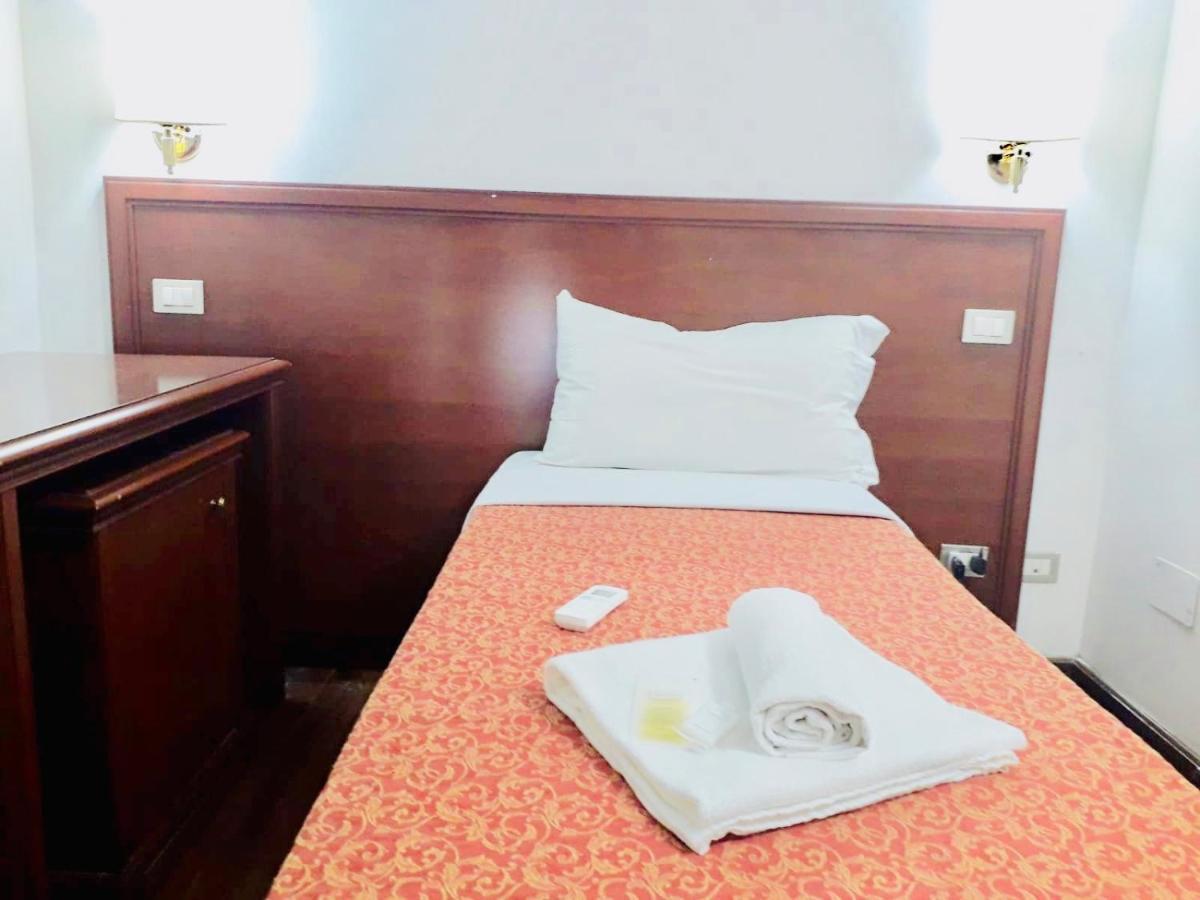 Holiday Rome Termini Hotel Exterior photo