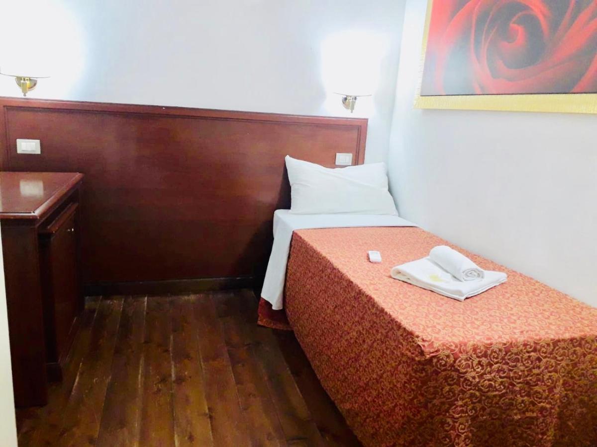 Holiday Rome Termini Hotel Exterior photo